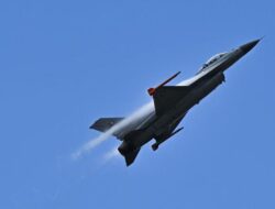 Bantuan Jet Tempur F-16 Tiba di Ukraina