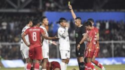 PSSI Evaluasi Kinerja Hakim Laga lapangan yang KO Dipukul Pemain Sulteng