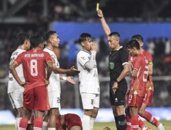 PSSI Evaluasi Kinerja Hakim Laga lapangan yang KO Dipukul Pemain Sulteng