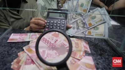 Pengumuman BPS soal Deflasi Tenggelamkan IDR ke Rp15.206