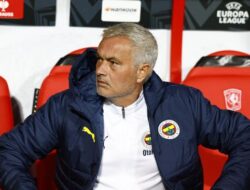 Ditahan Hilgers dkk, Mourinho Puji Twente Bakal Lolos ke Fase Gugur