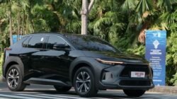 Kendaraan Pribadi Listrik CBU Bebas PPnBM, Toyota-Honda Minta Insentif Hybrid