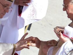 Cincin Paus Fransiskus Berencana Dihancurkan usai Wafat, Kenapa?