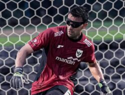 Emil Latihan Pakai Kacamata, Bukan Buat Gaya