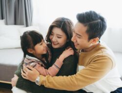 Tak Cuma IQ, Caca Tengker Tekankan EQ Anak Bahkan Penting di Era Digital