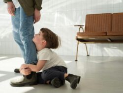 7 Trik Menghadapi Anak Tantrum, Tak Sangat dianjurkan Marah-marah