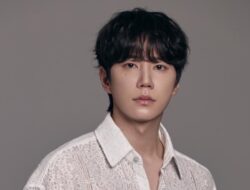 Lee Jun Young Minta Maaf Salah Ambil Piala di Blue Dragon Awards