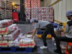 Ritel Ngeluh Pasokan Beras Premium Seret, Harga Justru Naik