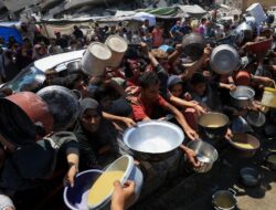 Kelaparan di Gaza Kian Parah, Dokter Pingsan saat Tangani Pasien