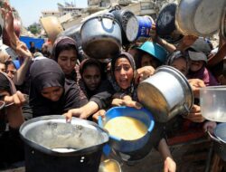 Bela Palestina, Geng Pemuda ‘Iron 17’ Mesir Geruduk Kantor Pemerintah