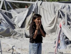 Israel Makin Berulah, Serang Fasilias-Tangkap Staf WHO di Gaza