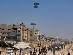 Banyak Negara Tetap Terjunkan Bantuan via Udara ke Gaza