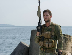 Sinopsis Hunter Killer, Bioskop Trans TV 28 September 2025