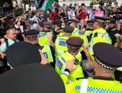 Ratusan Orang Ditangkap saat Aksi Keluhan Masyarakat Pro-Palestina di London