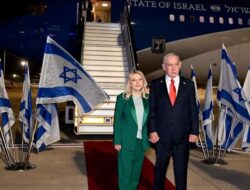 Setelan Mirip Bendera Palestina, Netanyahu-Sara Diejek Netizen