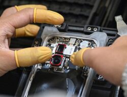 Melihat Dapur Produksi Ponsel Pintar Honor di China