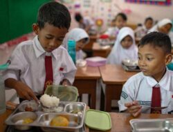 Kementerian Keuangan Buka Peluang Evaluasi Anggaran Rp335 T untuk MBG Tahun Depan