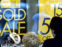 Australia Dilanda ‘Panic Buying’, Warga Antre Panjang Borong Emas