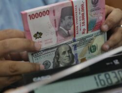 IDR Berotot Rp16.707 per Mata Uang Amerika AS Sore Ini