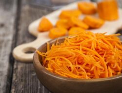 Berlebihan Makan Wortel Bisa Bikin Kulit Kuning? Ini Faktanya