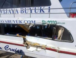 Tabrakan 2 Kapal Murah di Perairan Nusa Peninda, 8 Orang Luka