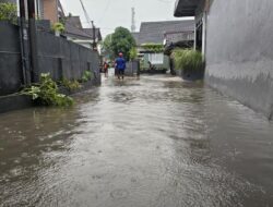 Puluhan Rumah Terendam, Kendaraan Hanyut