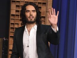 Russell Brand Dijerat 2 Dakwaan Baru, Pelecehan dan Pemerkosaan