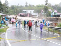 Evakuasi Korban Bencana Banjir Longsor Bener Meriah Aceh Terancam Terhenti