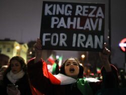 Aksi Keluhan Masyarakat Makin Panas, Iran Ancam AS-Israel Jangan Ikut Campur