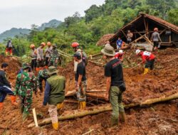 Longsor di Jatinangor Jabar Timbun 6 Warga